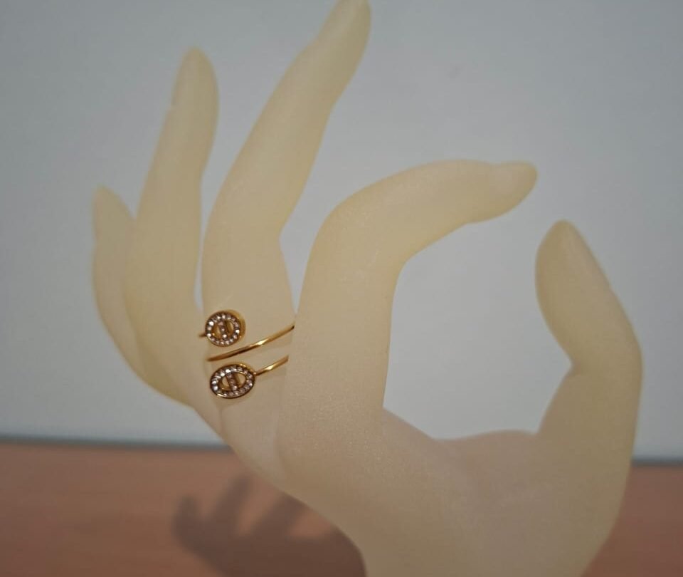 Ατσάλινο δαχτυλίδι με ζιργκονάκια