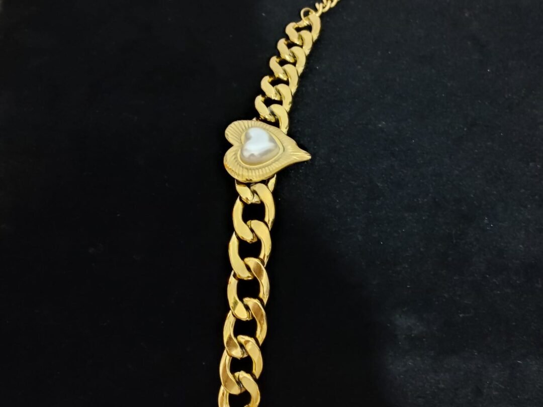 Ατσάλινο βραχιόλι με σχέδιο καρδιά και λευκή πέρλα