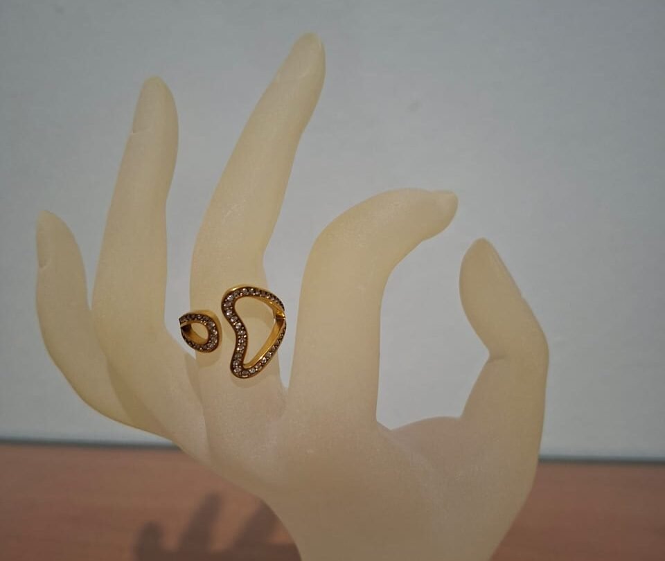 Ατσάλινο δαχτυλίδι σε χρυσό χρώμα με άνοιγμα