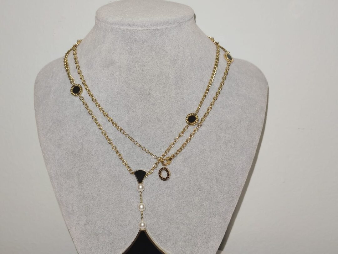 Μακρύ ατσάλινο κολιέ