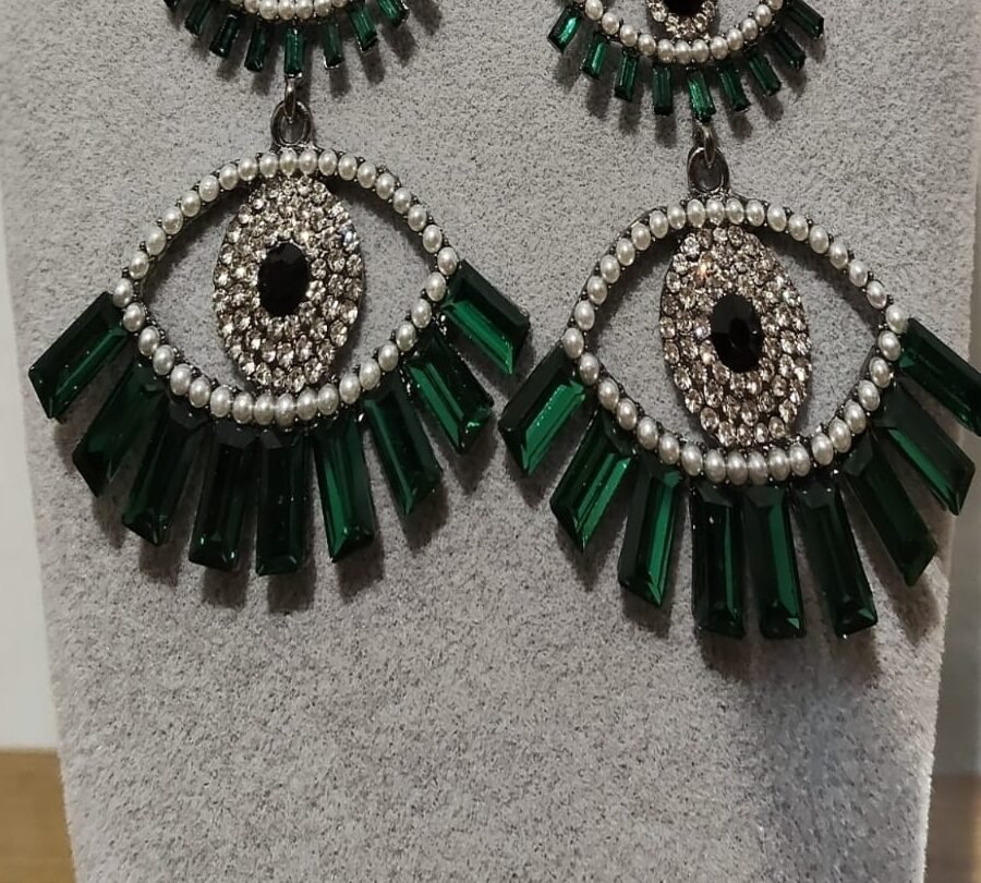 Σκουλαρίκια με πράσινες πέτρες τύπου μάτι