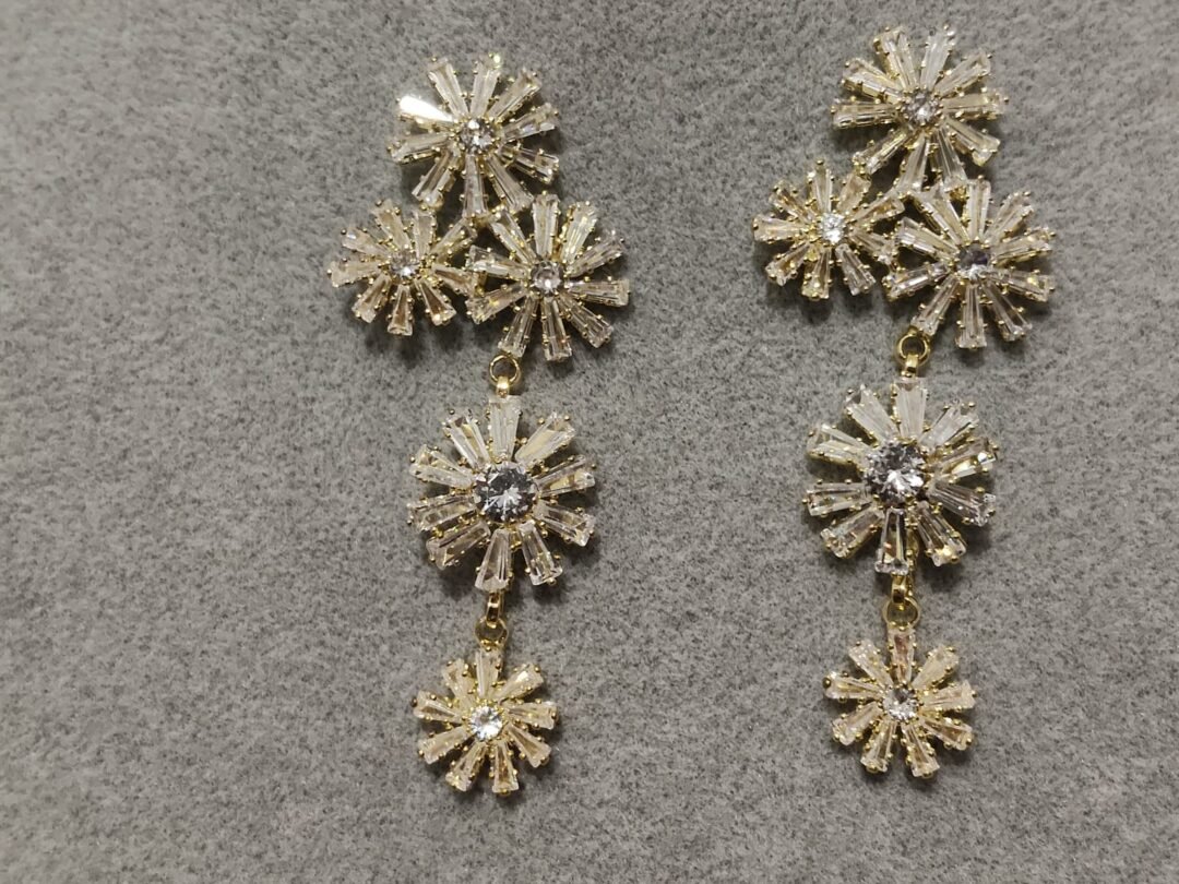 Σκουλαρίκια με μικρά μαργαριταράκια και ζιργκόν