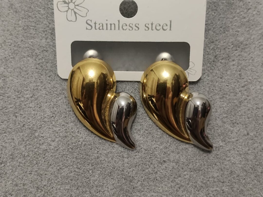 Σκουλαρίκια σε ασημί-χρυσό σχέδιο δάκρυ